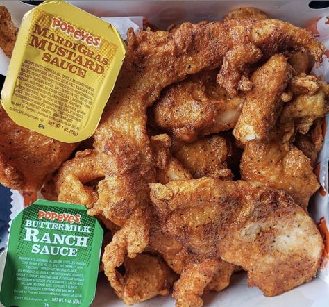 Popeyes’ Head Of Culinary Innovation Shared The Secret To The Chain's Roasted Chicken RecipeDelish Popeyes Chicken Tenders, Blackened Chicken Tenders, Popeyes Menu, Popeyes Fried Chicken, Popeyes Louisiana Kitchen, Roasted Chicken Recipe, Chicken Tenders Recipe, Louisiana Kitchen, Popeyes Chicken