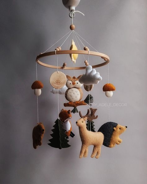 Baby Mobile Woodland Boy and Girl Bear Baby Mobile Woodland - Etsy Cabin Nursery, Crib Mobile Arm, Cat Mobile, Animal Baby Room, Forest Animal Nursery, Woodland Nursery Boy, Mobile Hanger, Woodland Nursery Theme, Forest Baby