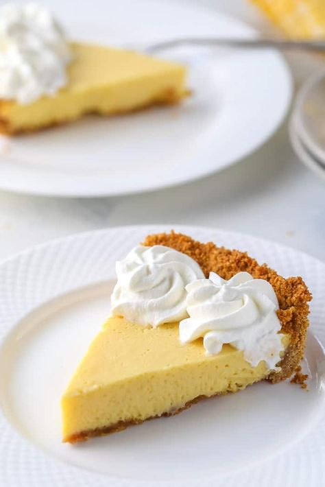 This passionfruit pie is bursting with lots of wonderful tropical flavors. From chewy coconut in the crust to a sweet and tart passionfruit flavor in the creamy filling. Sour Cream Pie, Lemon Sour Cream Pie, Lemon Cream Pie, Lemon Icebox Pie, Lemon Cream Pies, Creamy Pie, Lime Pie Recipe, Lemon Pie Filling, Icebox Pie