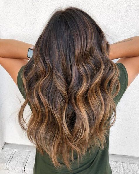 Balayage Caramel, Rambut Brunette, Brown Ombre Hair, Fall Hair Color Trends, Hair Color Caramel, Hair Color Light Brown, Caramel Hair, Low Lights Hair, Balayage Brunette