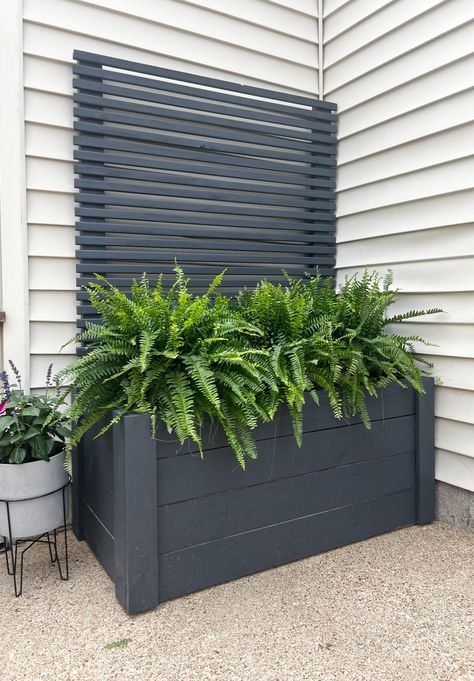 DIY Raised Planter Box (Just 5 Steps!) - Salvaged By Sammie Privacy Screen Planter Boxes, Diy Modern Planters Outdoor, Diy Rectangular Planter Boxes, Diy Planter Boxes Outdoor Cheap, Diy Large Planters, Lattice Planter, Large Planter Pots, Outdoor Home Design, Diy Raised Planter