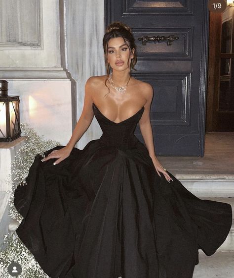 Masquerade Outfit Ideas Black, Black Ball Gown Aesthetic, Ball Gown Aesthetic, Masquerade Outfit Ideas, Black Dinner Dress, Gown Aesthetic, Masquerade Dress, Masquerade Outfit, Outfit Ideas Black