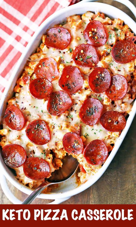 Made with cooked chicken, pepperoni, pizza sauce and cheese, this gooey and cheesy casserole is the perfect keto solution to your pizza cravings. Chicken Pepperoni, Keto Pizza Casserole, Pepperoni Recipes, The Boiled Egg Diet, Egg Diet Plan, Boiled Egg Diet Plan, Pizza Casserole, Craving Pizza, Keto Pizza