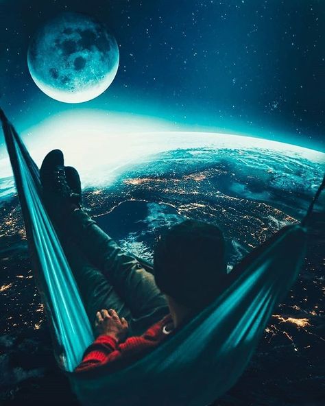 Tag your friends to see this amazing pic of earth !😁 Moon And Earth, Space Art Gallery, Astronaut Art, Space Artwork, Futuristic Art, Wallpaper Space, Earth From Space, Trik Fotografi, Trippy Art