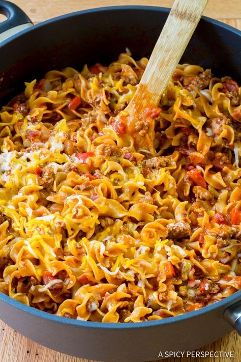 Sloppy Joes Pasta, Sloppy Joe Casserole, Electric Skillet Recipes, A Spicy Perspective, Hamburger Casserole, Gluten Free Noodles, Sloppy Joes Recipe, One Pot Dinners, Hamburger Helper