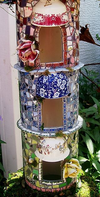 Mosaic Fairy, China Crafts, Mosaic Garden Art, Mosaic Birds, Mosaic Madness, Mosaic Art Projects, Fairy Furniture, House Details, Tower House