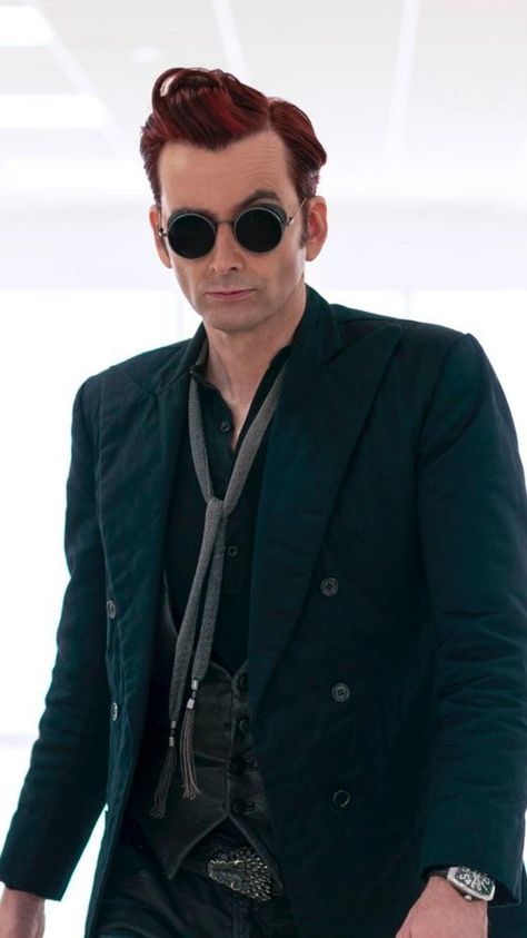 Crowley Good Omens Costume, Crowley Good Omens Outfit, Crowley Outfit, Crowley Hair, Crowley Cosplay, Ineffable Husbands, Michael Sheen, Good Old, Fashion Lover