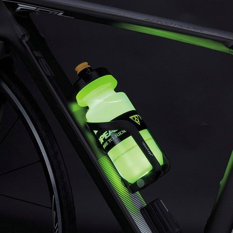 iGlowCageB Water Bottle by Topeak #Adventure, #Bike, #Bottle, #GlowInDark, #Water Interesting Gadgets, Bike Cage, Top Gadgets, Night Ride, Bike Water Bottle, Clear Bottle, Electric Light, Survival Life, Interesting Design