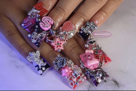 Duck Bill Nails, Flared Nails, J Nails, Flare Nails, Best Nail Ideas, Butterfly Nail Designs, Classic Nail, Duck Nails, London Nails