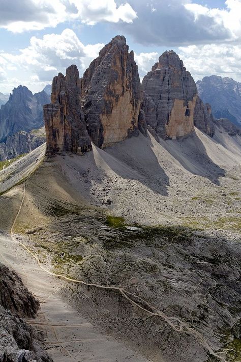 Tre Cime di Lavaredo, Dolomites, Veneto/Trentino Alto-Adige, Italy Fairy Queen, Mountain Travel, Beautiful Mountains, Mountain Landscape, Natural Wonders, Wonderful Places, Italy Travel, Beautiful Landscapes, Wonders Of The World