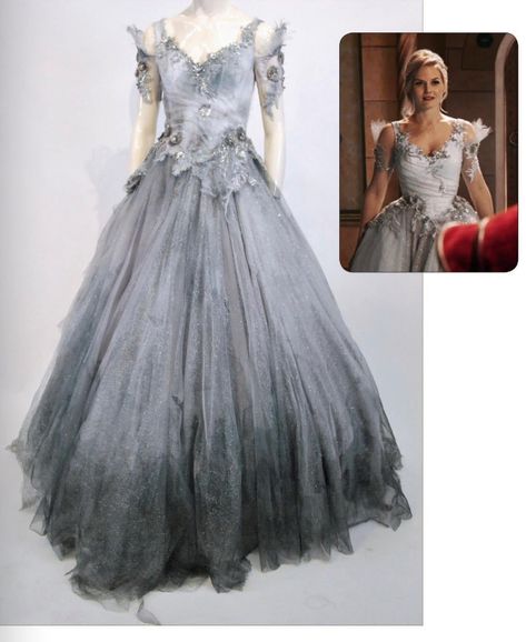 Broadway Dress, Dream Sequence, Tale Dress, Swan Dress, Elegant Ball Gowns, Fandom Outfits, Designer Evening Gowns, 20s Fashion, Emma Swan