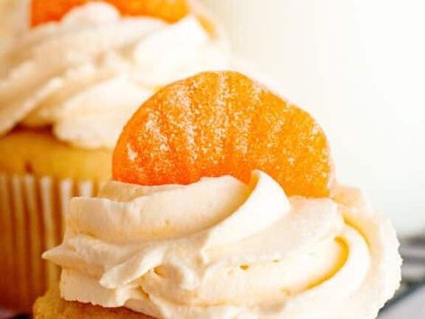 Taste the Sunshine: Orange Dreamsicle Cupcakes Recipe! | SouthernPlate | NewsBreak Original Key Lime Cupcakes, Creamsicle Cake, Fluffy Cupcakes, Lime Cupcakes, Citrus Desserts, Orange Dreamsicle, Orange Creamsicle, Vanilla Frosting, Gel Food Coloring