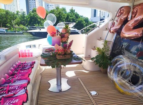 Yatch Party Decor Ideas, Birthday Boat Decorations, Yatch Decor Birthday, Yacht Birthday Party Ideas Decoration, Yacht Party Decorations Birthday, Boat Day Birthday Party, Yatch Boat Birthday Party, Yacht Bday Party, Boat Party Decorations Birthday