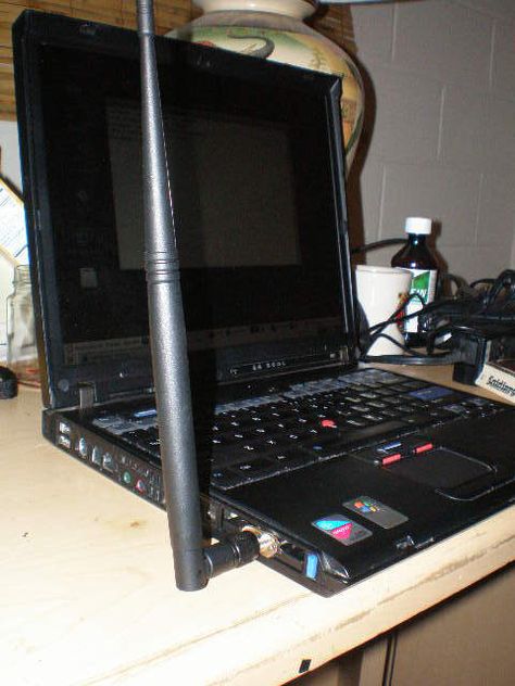 Yet another laptop wifi antenna mod by ink251 Laptop Background Wallpaper, Hacker Laptop, Linux Laptop, Electronics Devices, Laptop Background, Wifi Card, Broken Screen Wallpaper, Computer Engineering, Cyberpunk Aesthetic