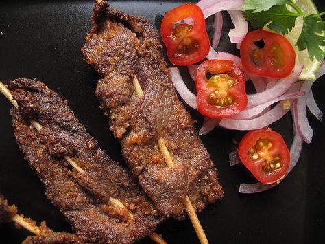 Nigerian Beef Suya Nigerian Suya, Suya Recipe, Nigeria Food, Onions And Tomatoes, Nigerian Recipes, Spiced Beef, Nigerian Food, Nut Butters, African Food