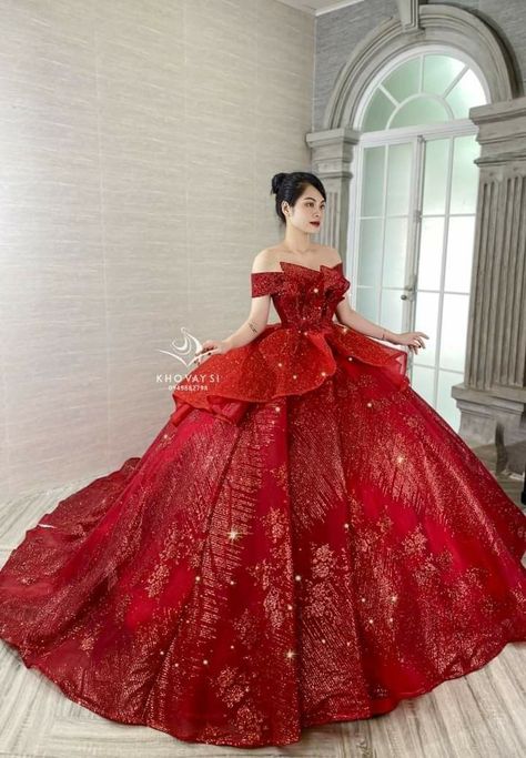 Sweet 16 Dresses Red, Red Quinceanera Dresses With Gold, Red And Gold Quinceanera Dresses, Red Quince Dress, Red Quince, Quinceanera Dresses Gold, Red Quinceanera Dresses, Quince Dress, 16 Dresses