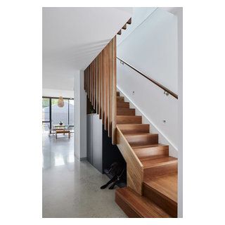 Tatjana Plitt Timber Stair, Bespoke Staircases, Wooden Staircase, Open Trap, Timber Staircase, Designer Homes, Contemporary Staircase, Timber Slats, Staircase Makeover