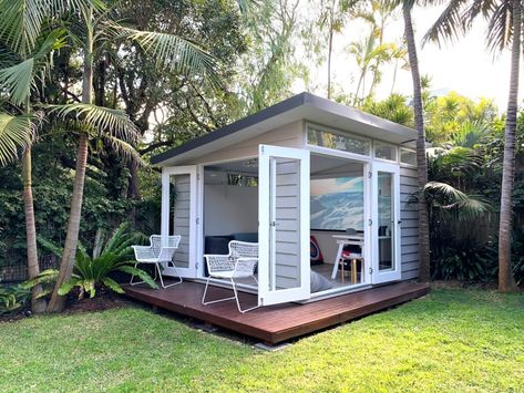 Garden Office Interior Design, Backyard Music Studio, Garden Office Interior, Backyard Cabin, Backyard Guest Houses, Guest House Plans, Pool Cabanas, Office Shed, Timber Cabin