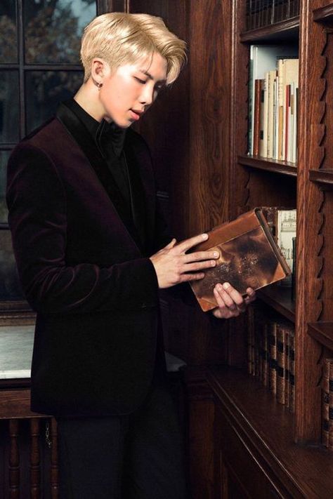 Rm Vampire, Namjoon Reading, Fanart Bts, Bts Namjoon, Rm Namjoon, Bts Rap Monster, Bts Edits, Rap Monster, Bts Bangtan Boy