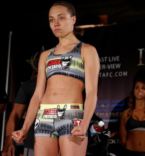 Thug Rose Thug Rose Namajunas, Thug Rose, Rose Namajunas, Male Athletes, Miesha Tate, Dangerous Situations, Ufc Women, Ronda Rousey, Combat Sports