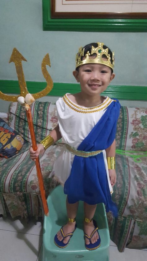 Little Poseidon #diy #costume #godandgoddesses #art Diy Poseidon Costume, Poseidon Costume Diy, Posiden Costume, Toga Costume Diy, Poseidon Costume, Ancient Greek Costumes, Greek God Costume, Toga Costume, Greek Dress