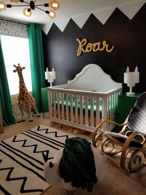 Green ideas child room | Bring the colour of nature to kid’s bedrooms with extraordinary furniture design! Follow this trend with our inspirations: CIRCU.NET Gender Neutral Animal Nursery, Gender Neutral Nursery Animals, Neutral Animal Nursery, Black Nursery, Baby Nursery Inspiration, Gold Nursery, Nursery Room Boy, Best Bedroom, White Nursery