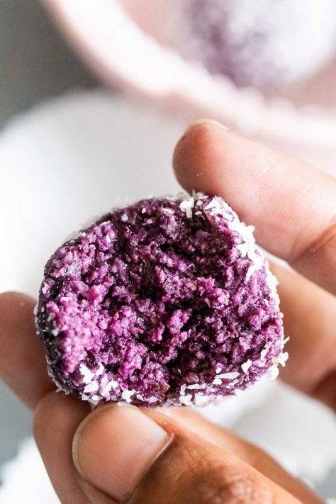 Blueberry Bliss balls or Energy balls - Fresh blueberry compote, oat flour, and coconut come together in these delicious bliss balls that my youngest daughter loves! Packed with antioxidants, a good amount of fiber, and low sugar, these are a great snack option for travel and for school. Blueberry Bliss Balls, Dried Blueberry Recipes, Kids Energy Balls, Blueberry Balls, Blueberry Energy Bites, Blueberry Energy Balls, Bliss Balls Healthy, Fiber Balls, Coconut Energy Balls