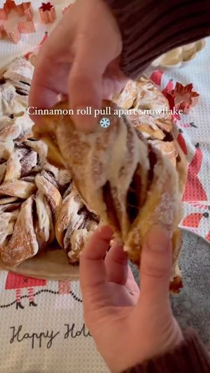 Ambitious Kitchen Cinnamon Rolls, Cinnamon Roll Pull Apart Snowflake, Christmas Desert, Cinnamon Pull Apart, Ambitious Kitchen, Russian Food, Homemade Condiments, Christmas Foods, Treats Recipes