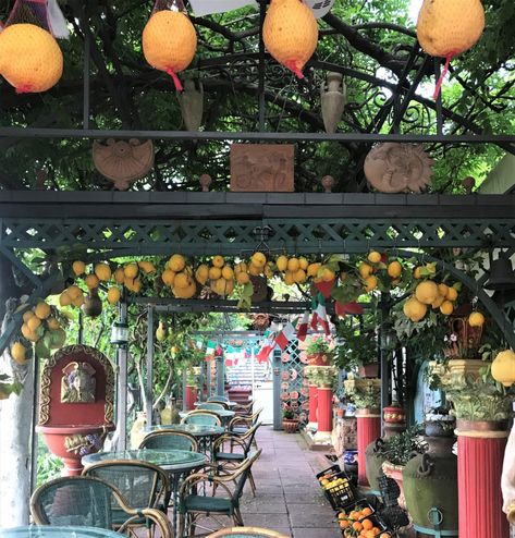 Five days in Pompeii | Always Want To Go. Fresh-squeezed orange juice and great great food. Pompeii Aesthetic, Ancient Pompeii, Pompeii Italy, Train Platform, At Restaurant, Pompeii And Herculaneum, European Aesthetic, Corner Wall, Oranges And Lemons