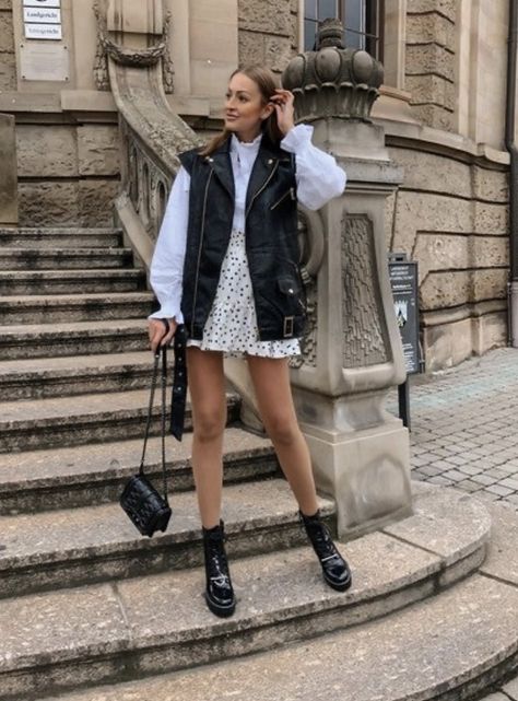 Gilet Outfit Women, Gilet Outfit, Denim Gilet, Leather Vest, Blouse Outfit, School Outfit, Spring Fashion, Blouse And Skirt, Winter Outfits