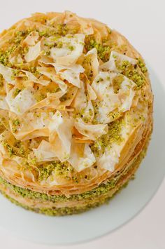 Pistachio Baklava Cake ~ Baklava, the Greek, Turkish, Lebanese rich, sweet pastry made of layers of phyllo dough filled with nuts and sweetened with syrup. Baklava Cake Recipe, Baklava Recipes, Baklava Cake, حلويات عربية, Pistachio Baklava, Pistachio Cake, Lebanese Recipes, Cooking Guide, Sweet Pastries