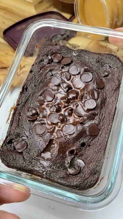 Reese's Lava Brownie: High-Protein & Low-Carb Dessert High Protein Low Carb Dessert, Low Carb Taco Casserole, Low Carb Taco, Cocoa Powder Recipes, Brownie Recipes Healthy, Healthy Dessert Recipes Easy, Low Carb Tacos, Protein Brownies, Healthy High Protein Meals