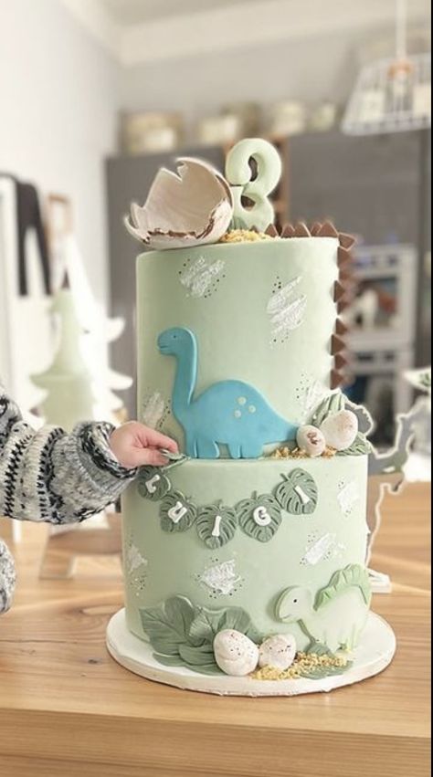 Hatching Soon Cake, Dino Birthday Cake Simple, First Birthday Dinosaur Cake, Baby Dinosaur Cake, Dinasour Baby Shower Theme, Dinosaur Baby Shower Cake, Dino Theme Cake, Dino Birthday Cake, Dinosaur Baby Shower Theme