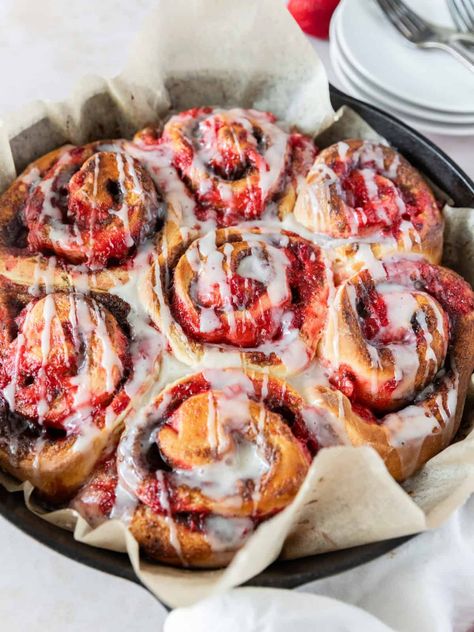 These Strawberry Cinnamon Rolls are plush homemade cinnamon rolls filled with a cinnamon sugar mixture and strawberry jam and drizzled with a sweet vanilla glaze. They are a simple twist on a classic favorite that everyone will love! Cinnamon rolls are one of my favorite weekend breakfasts. They take a bit more time than your... Strawberry Cinnamon Roll, Lemon Blueberry Cookies, Strawberry Cinnamon Rolls, Lemon Curd Cake, Pillsbury Cinnamon Rolls, Cinnamon Roll Cheesecake, Strawberry Pop Tart, Cinnamon Roll Waffles, Waffle Bowl