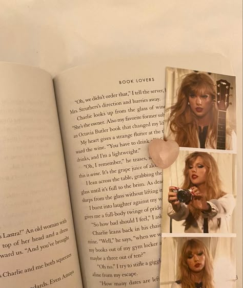 Swiftie Girl Aesthetic, Taylor Swift Book Aesthetic, Taylor Core, Taylor Swift Aesthetic, Long Live Taylor Swift, Miss Americana, Live Taylor, Foto Ideas Instagram, T Swift