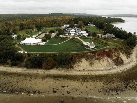 private estate intimate wedding venue in maine Intimate Wedding Venue, Maine Wedding Venues, Intimate Wedding Venues, Private Wedding, Friends Photo, Feels Like Home, Bar Service, Luxury Estate, Maine Wedding