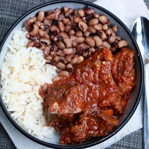 Rice And Stew Nigerian, Nigerian Rice And Beans, Ewa Agoyin, Rice And Stew, Naija Babe, Nigerian Snacks, Nigeria Food, Ghana Food, African Recipes Nigerian Food