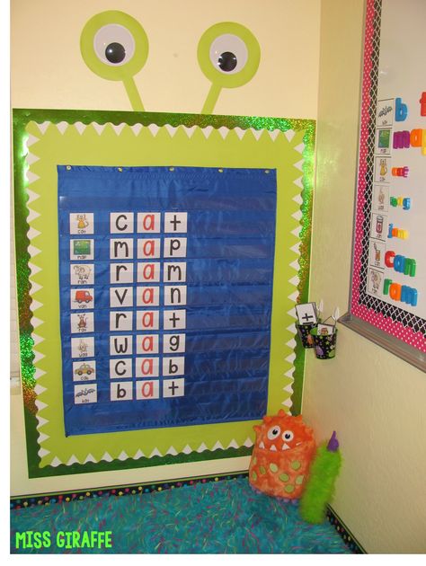 Building CVC words and so many other fun ideas - love the monster pocket chart! Classroom Set Up Ideas, Monster Arm, Short A Activities, A Activities, Monster Theme Classroom, Monster Classroom, Feed The Monster, Pocket Chart Center, Set Up Ideas