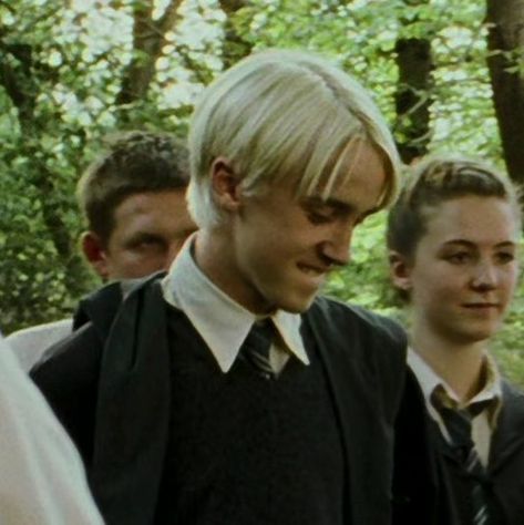 Harry Potter and the Prisoner of Azkaban #dracomalfoy #harrypotter #slytherin #icons Slytherin Icons, Draco Malfoy Now, Drako Malfoy, Draco Malfoy Hot, Draco Malfoy Aesthetic, Lucius Malfoy, Tom Felton Draco Malfoy, The Prisoner, The Prisoner Of Azkaban