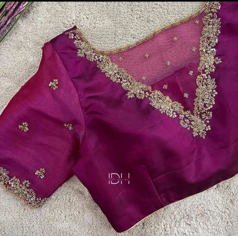 Plain Blouse Designs, Embroidered Blouses, Blouse Works, Bridal Blouses, Cutwork Blouse, Cotton Blouse Design, Trendy Outfits Indian, Blouse Ideas, Latest Blouse Designs Pattern