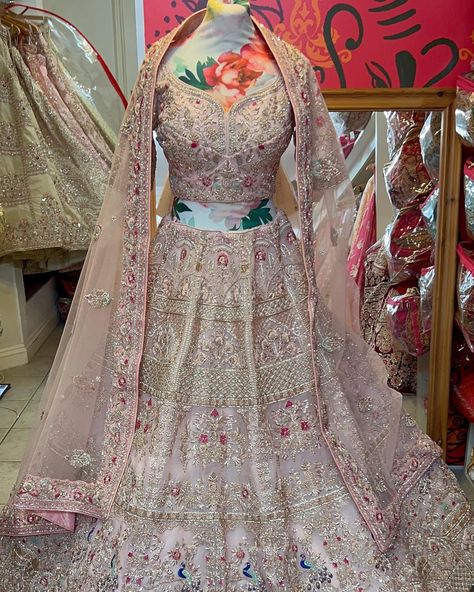 manish malhotra wedding lehenga choli 2023 Excited to share the latest addition to my #etsy shop: manish malhotra wedding lehenga choli 2023 https://etsy.me/3x9cewf #indianlehenga #designerlehenga #bridallehenga #indianoutfit #ghagracholi #lehengaforbride #partywearle Organza Silk Lehenga, Silk Lehenga Blouse, Anita Dongre Lehenga, Manish Malhotra Lehenga, Blouse Organza, Embroidery Mirror Work, Engagement Lehenga, Wedding Lehenga Choli, Embroidery Mirror