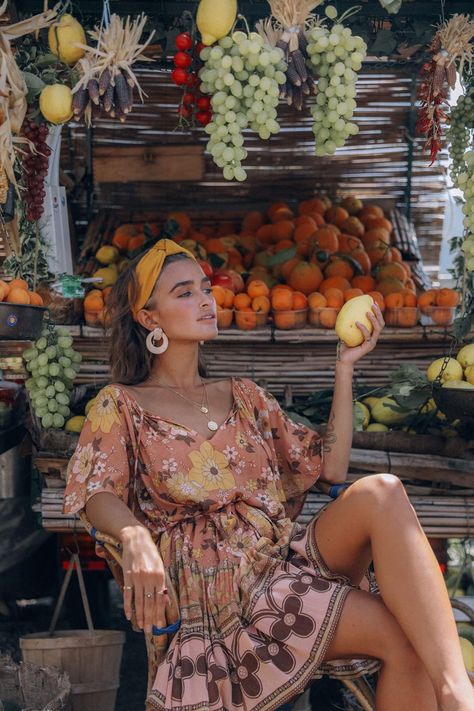 Mode Editorials, Fruit Stand, Estilo Hippy, Spell Designs, Estilo Hippie, Makijaż Smokey Eye, Mode Boho, Photography Inspiration, Chic Style