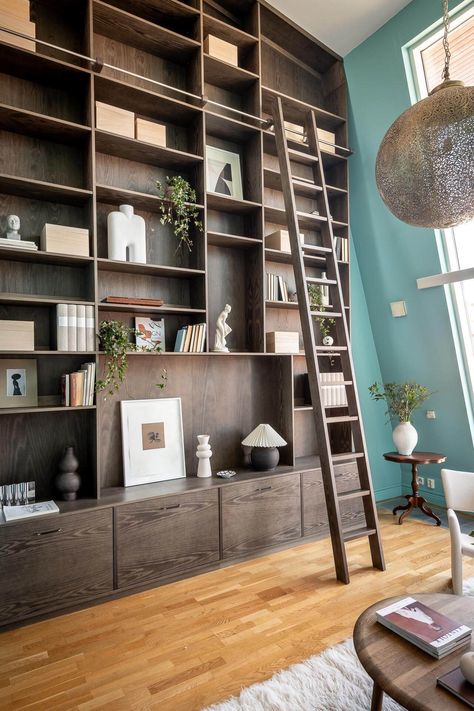 Floor-to-Ceiling Bookcases and Windows in a Loft Style Apartment 5 Floor To Ceiling Bookshelves, Cottage Loft, Loft Style Apartment, Ceiling Shelves, Swedish Apartment, Style Apartment, Ikea Bookshelves, Airbnb Design, Huge Windows