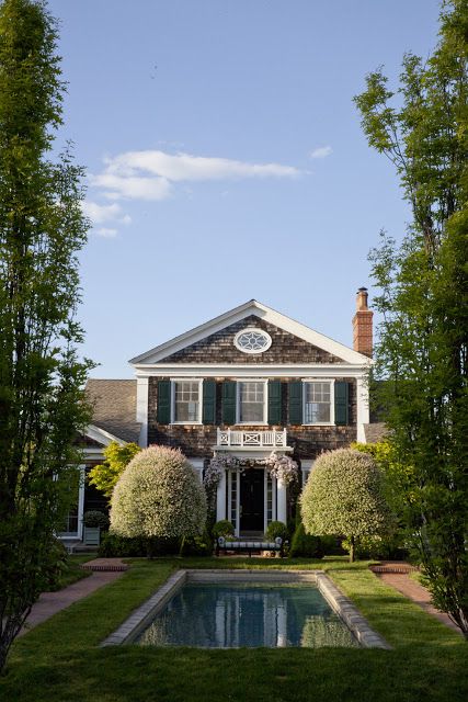 Take In Beautiful, Rich Design-- The Annual East Hampton House & Garden Tour East Hampton Houses, House In The Hamptons, Hampton Garden, Hamptons Aesthetic, Boston Design, Hampton House, Hamptons House, Hamptons Style, East Hampton