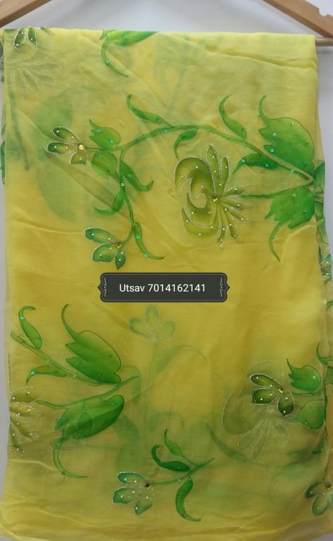 Chiffon# saree# panting# work #floral @ whatsapp 7014162141 Chiffon Saree Party Wear, Partywear Sarees, Green Blouse Designs, Saree Painting Designs, Pure Chiffon Sarees, Latest Blouse Designs Pattern, Chiffon Sarees, Floral Print Sarees, New Saree Designs