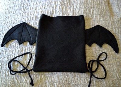 Halloween Bags Diy, Halloween Accessories Diy, Diy Goth Clothes, Bat Bag, Cool Bags, Diy Backpack, Women Purse, Sewing Class, Cute Backpacks