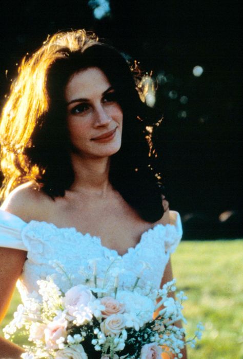 The 27 Most Iconic Movie Wedding Dresses of All Time - Runaway Bride      She wears plenty of wedding dresses in the movie, but perhaps our favorite is the only one Maggie Carpenter (Julia Roberts) manages to actually get married in: this off-the-shoulder gown by Amsale. Julia Roberts Style, Movie Wedding Dresses, Movie Wedding, Egg Benedict, Runaway Bride, Wedding Movies, Richard Gere, Julia Roberts, Big Wedding