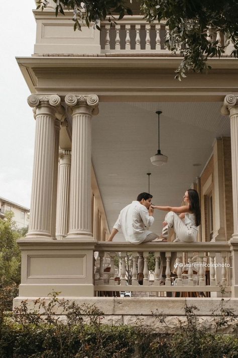 90s Inspired Engagement Photos, Colonial Williamsburg Engagement Photos, Old Married Couple Aesthetic, Casual Wedding Poses, Old Hollywood Glam Engagement Photos, Plane Engagement Pictures, Engagement Photos Chic, Mansion Engagement Photos, Old Money Engagement Shoot