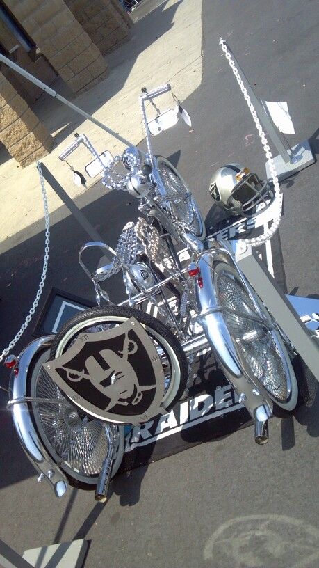 Raiders bike @ low-riders car show Raiders Car, Lowrider Bikes, Oakland Raiders Fans, Raiders Stuff, Oakland Raiders Logo, Lowrider Bicycle, Trike Bicycle, Raiders Baby, Oakland Raiders Football