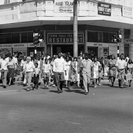 David Goldblatt, University Of Cape Town, San Francisco Museums, South African Artists, Photo Report, African Artists, Venice Biennale, Lovely Legs, Photography Workshops